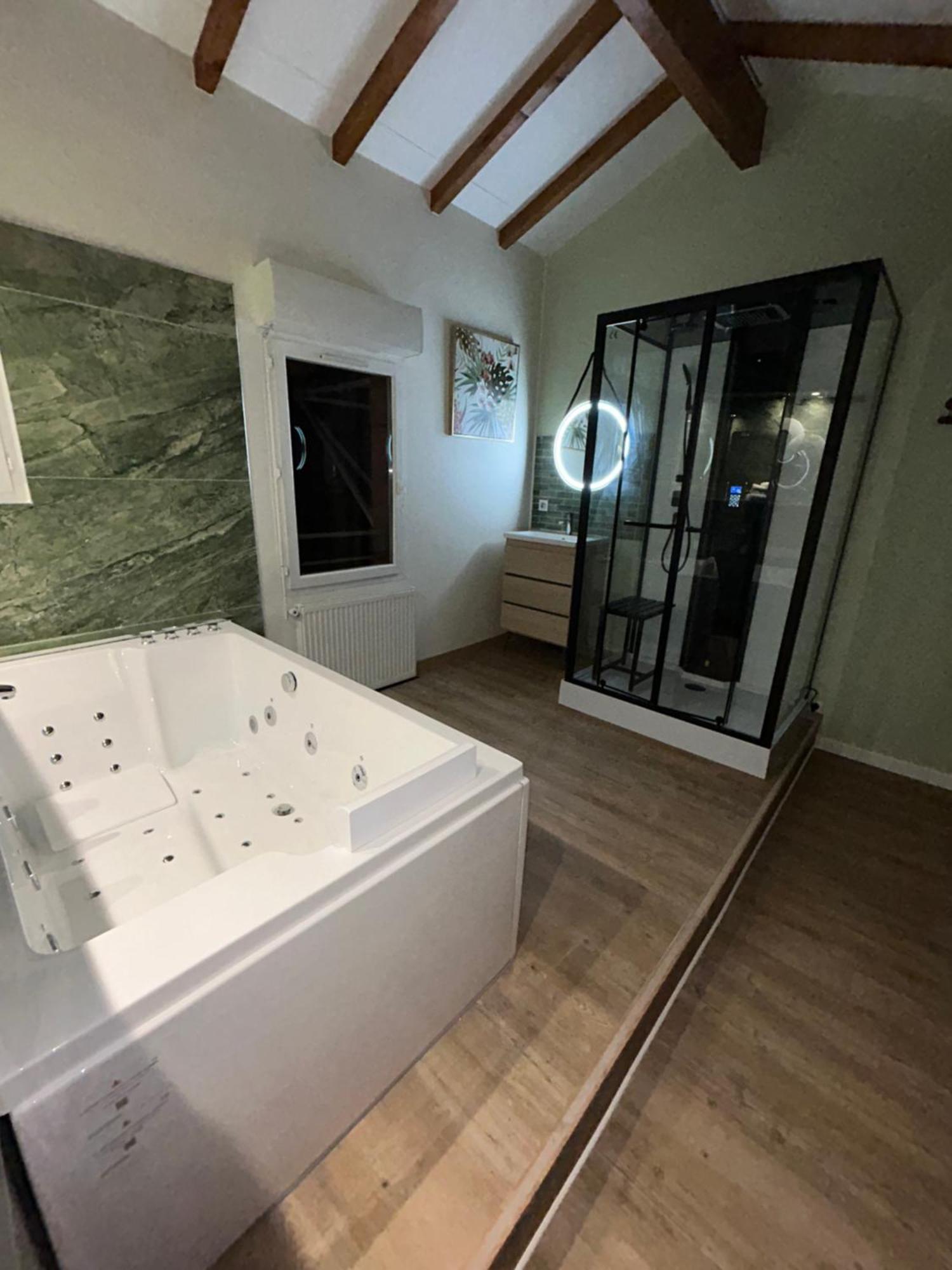 Appart Hotel Le 8 La Suite & Spa - Parking Gratuit - Macon Ngoại thất bức ảnh